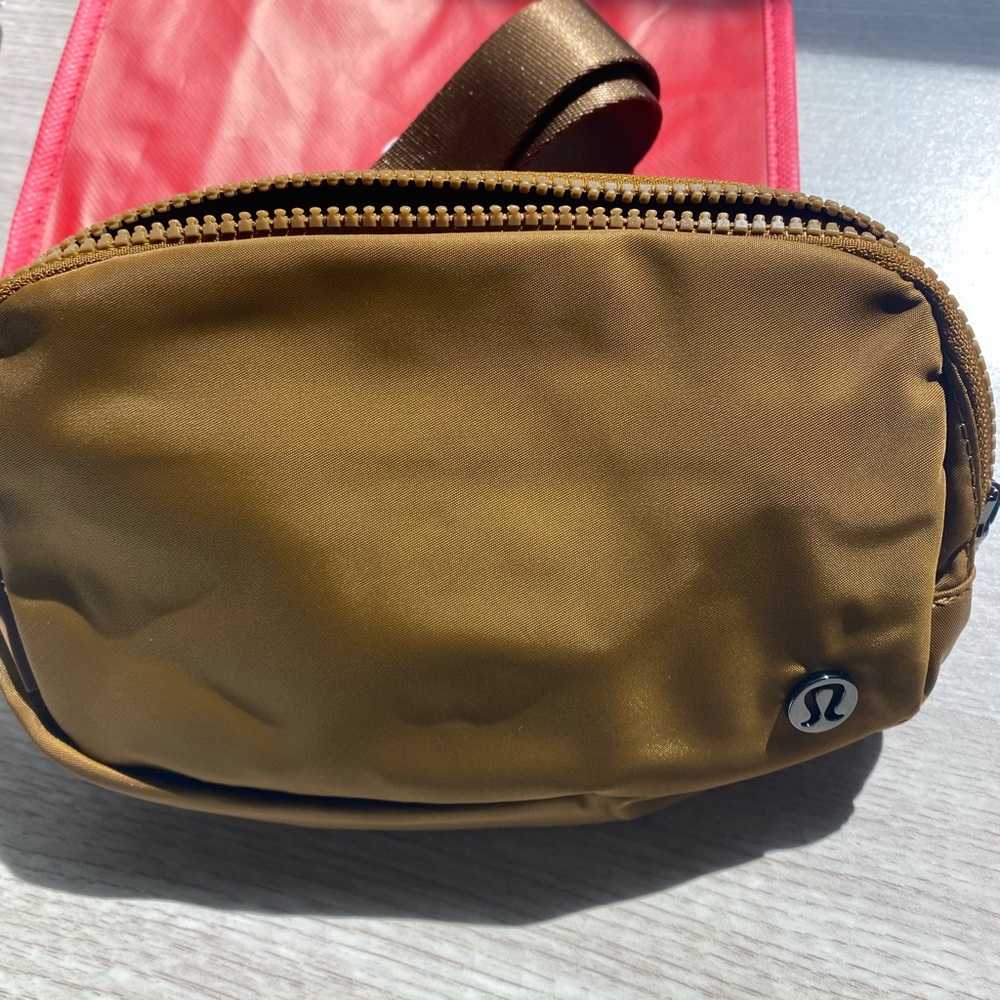 NWT lululemon everywhere bag burnt caramel